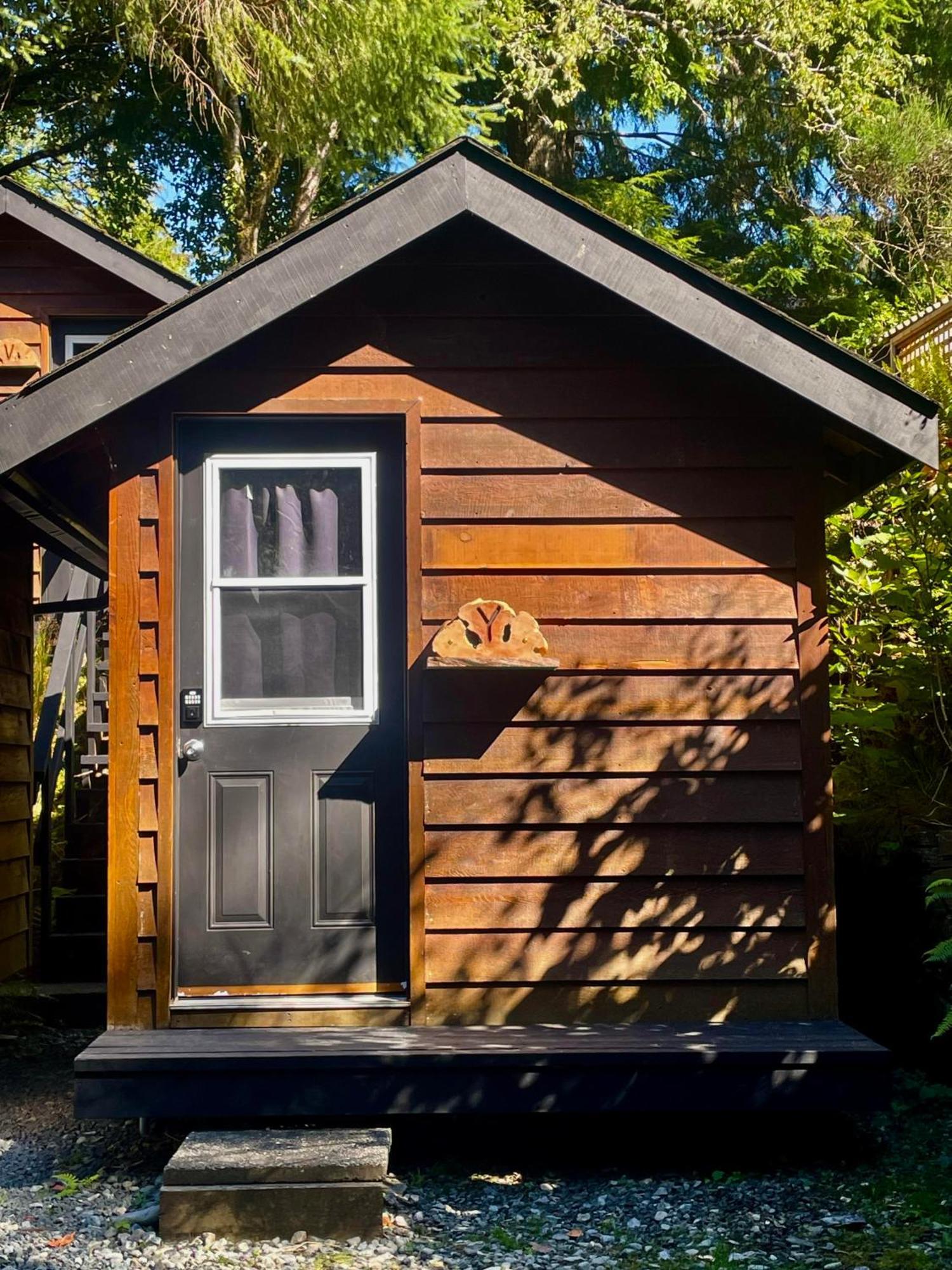 The Hiker Huts at Wild Coast Wilderness Resort Port Renfrew Exterior foto